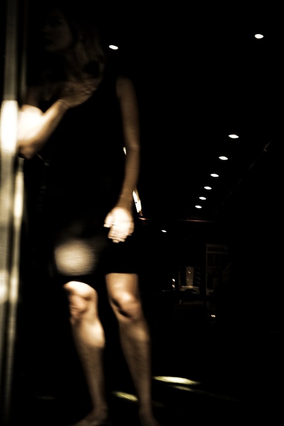 DomVarney-20138-At-the-Door